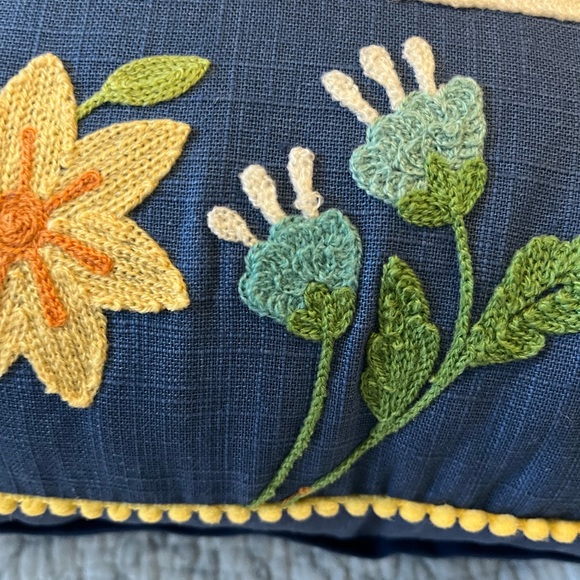 NWT Spring Gatherings Embroidered Pillow - Picture 13 of 13